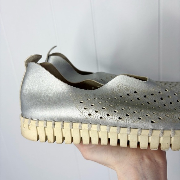 ILSE JACOBSEN Tulip 139 Slip-on Shoe in Platin Perforated Minimalist Silver 9 - Picture 2 of 7